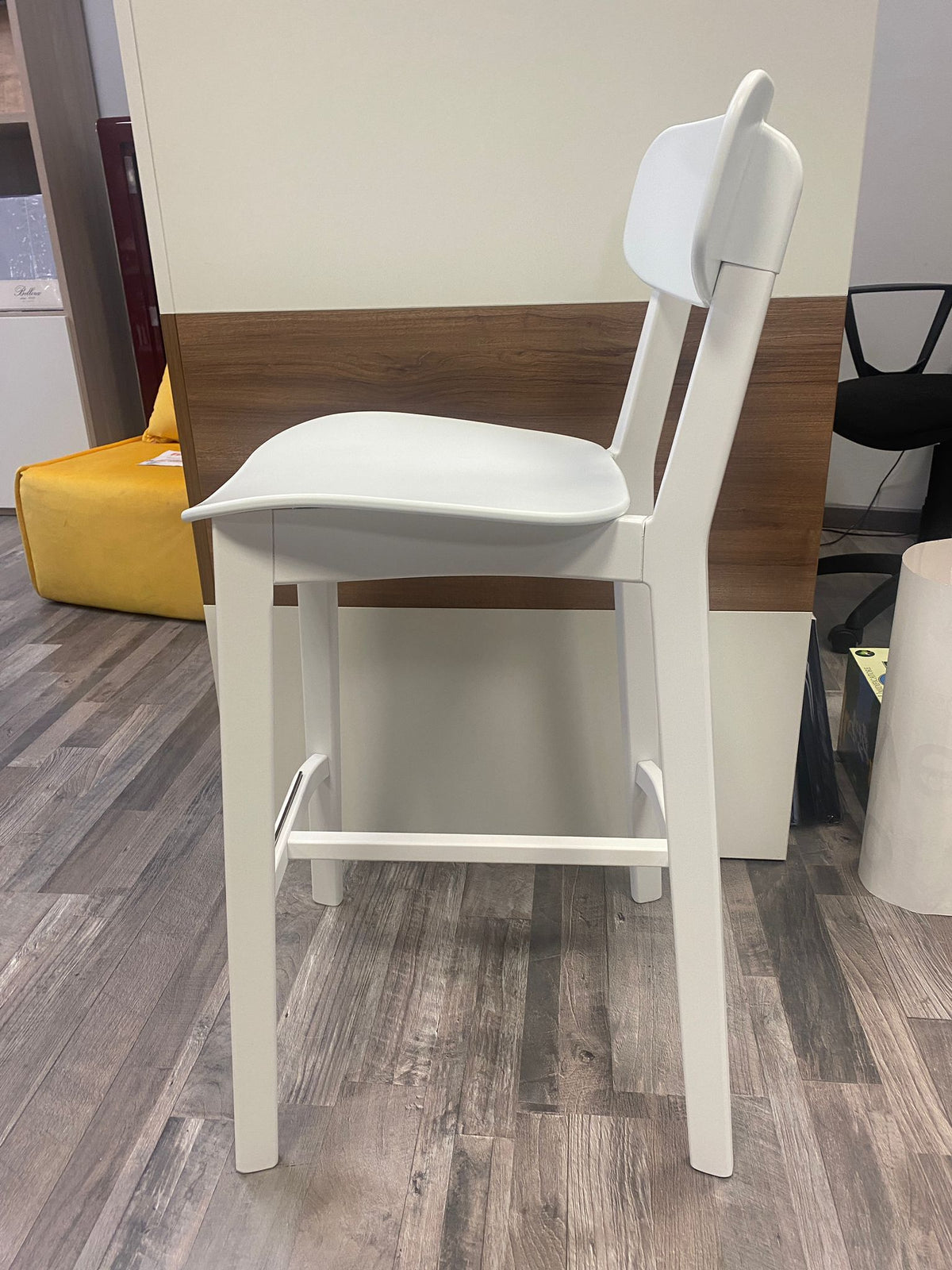 Sgabello Cream in legno bianco — Calligaris