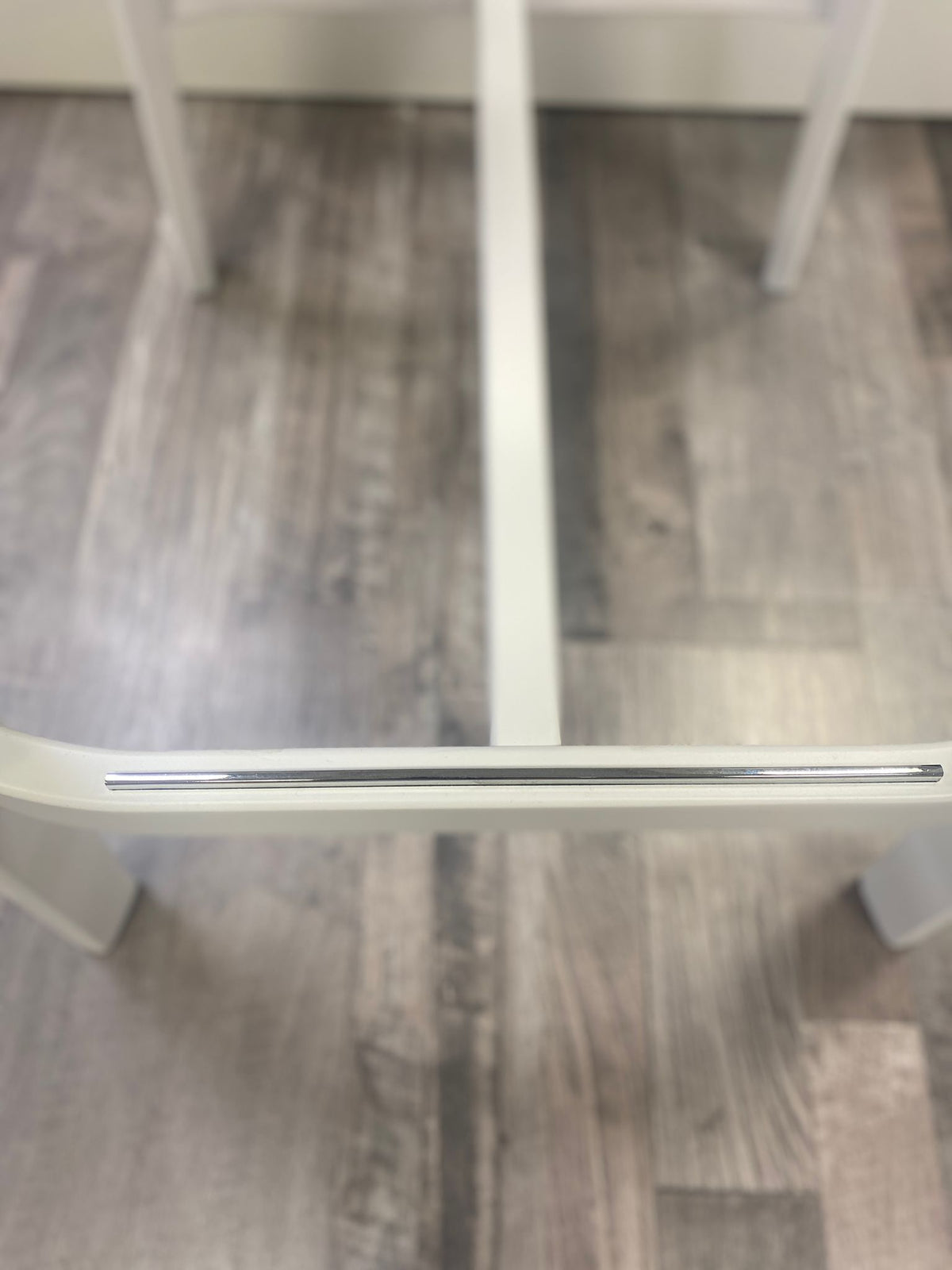 Sgabello Cream in legno bianco — Calligaris