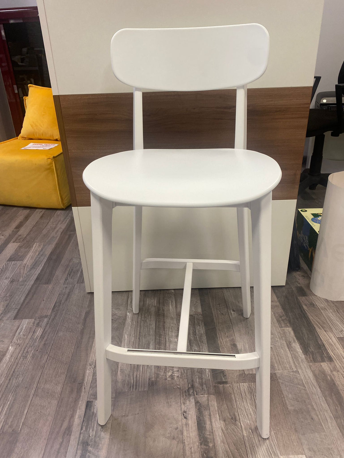 Sgabello Cream in legno bianco — Calligaris