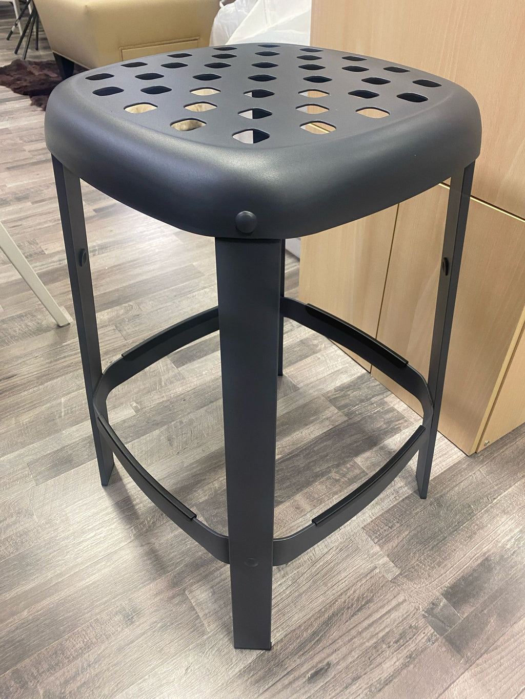 Sgabello in acciaio verniciato grigio — Calligaris