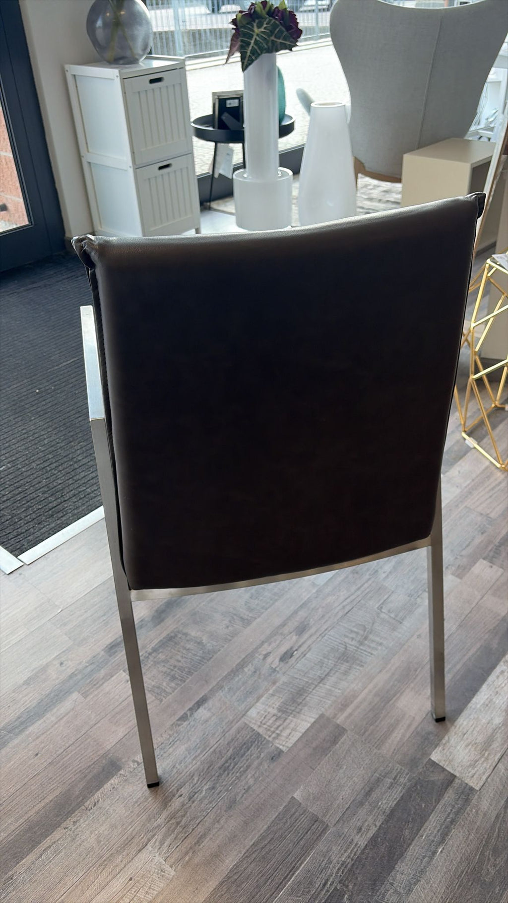 Sedia con braccioli imbottita Romy — Calligaris