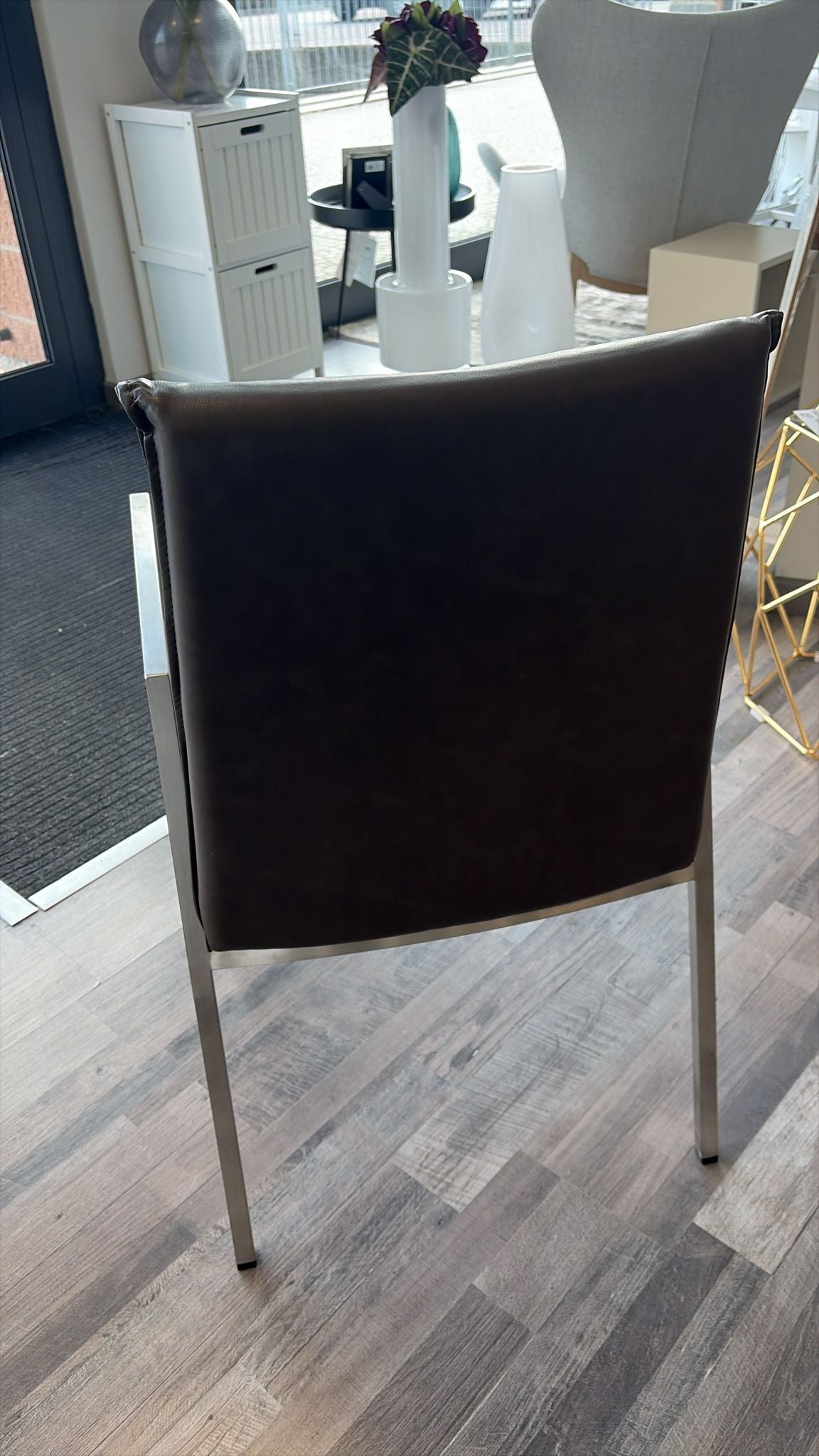 Sedia con braccioli imbottita Romy — Calligaris