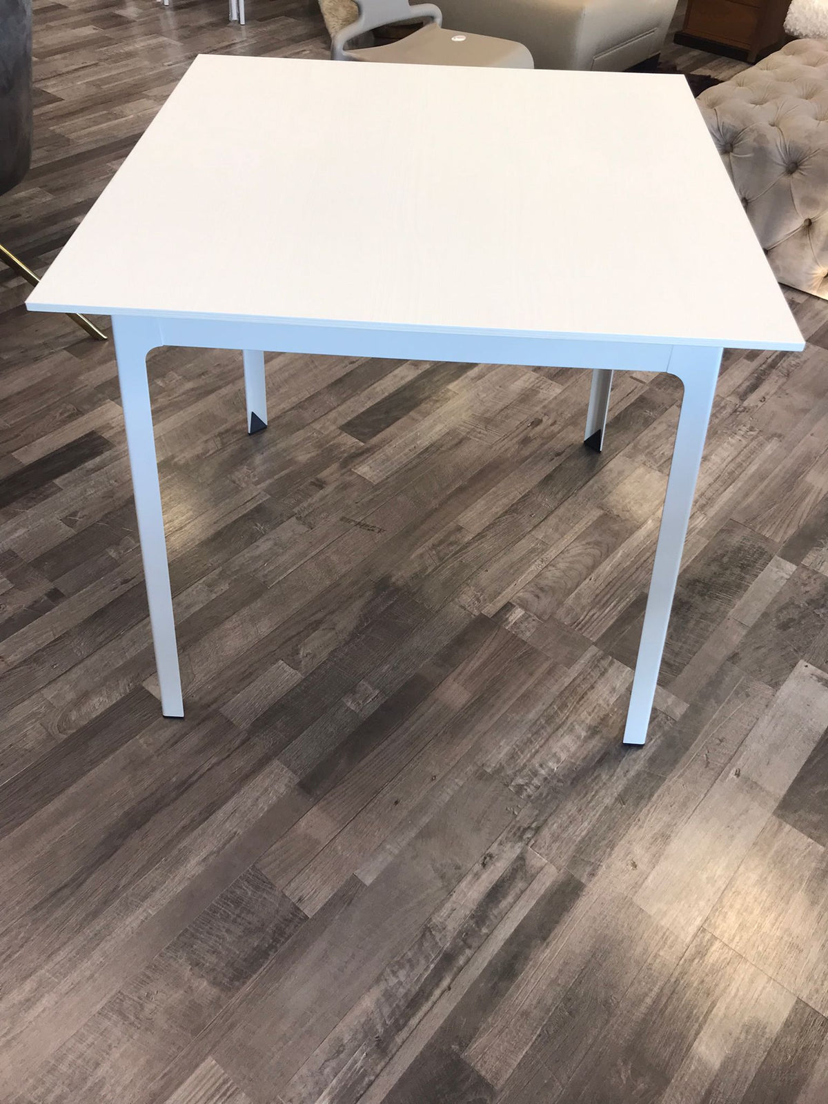 Tavolo quadrato Dot in metallo e legno — Calligaris